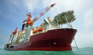 Русия ще купува десетки товарни кораби за милиарди долари