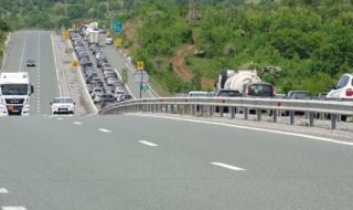 Километрично задръстване на АМ "Струма"