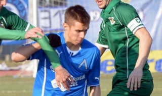 Ботев договори Антонио Вутов