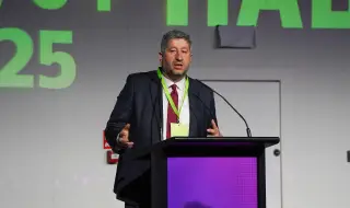 Христо Иванов опроверга Борисов, че е преговарял за сваляне на санкциите по "Магнитски" на Пеевски