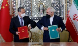 Иран и Китай подписаха 25-годишен договор за стратегическо и търговско сътрудничество