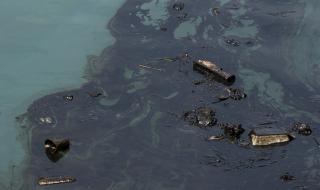 40 000 литра нефт се изляха край Чили