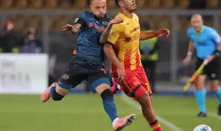 Наполи надви Лече и записа седмата си победа в Серия А този сезон