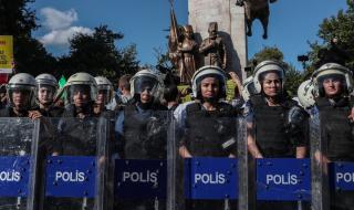 Сблъсъци в Истанбул между полицаи и бежанци