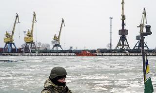 Порошенко: Искам военни кораби на НАТО в Азовско море