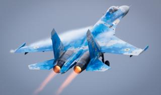 Руски Су-27 подгони американски самолет - Март 2019