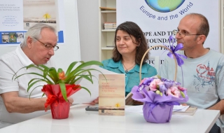 Премиера на „Кратка теория за пътуването и пустинята”