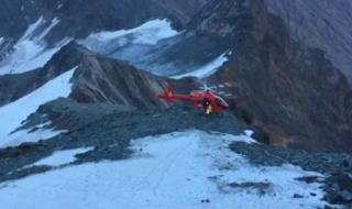 Спасителен хеликоптер се разби в Австрия (ВИДЕО)