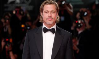 Брад Пит тайно раздава храна на нуждаещите се (ВИДЕО)