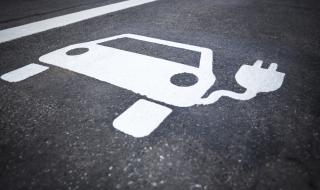 Oбмиcлят cтимyли зa ĸyпyвaнe нa eлeĸтpoмoбили