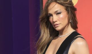 Дженифър Лопес побесня заради папарашко ВИДЕО