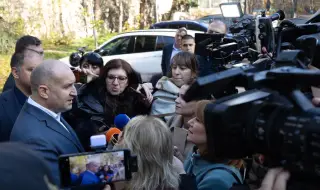 Румен Радев: Героичните пози и демонстрации за получаването на дерогация за „Лукойл“ изглеждат нелепо