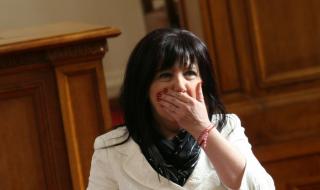 Караянчева: Радев не живее в реалността