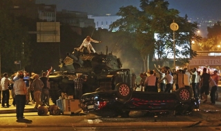 Нощта на преврата: Снимки