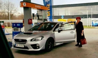 81-годишна баба ходи на пазар със Subaru WRX STI