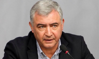 За цяла година Бъчварова не съумя да убеди, че може да ръководи МВР