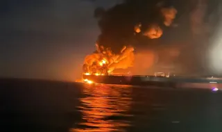 Танкер се запали край Сочи, плажовете в Сириус са затворени