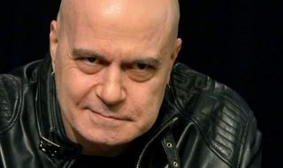 Слави Трифонов провокира с нестандартни ВИДЕА