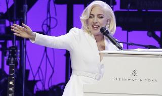Лейди Гага стяга куфарите за Лас Вегас (ВИДЕО)