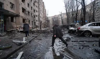 Русия атакува Украйна с дронове и балистични ракети, майка и 10-годишният й син бяха убити