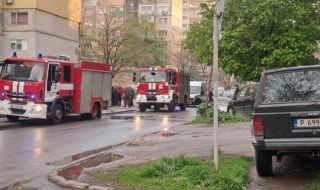 Двама души са обгазени при пожар в Русе