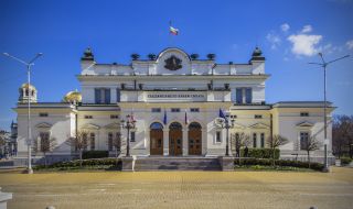 Осем парламентарни комисии започват ударна работа