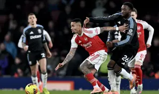 Арсенал срази Астън Вила и затвърди лидерската си позиция във Висшата лига