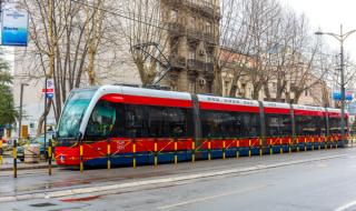 Кола се вряза в трамвай в Белград