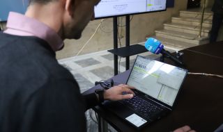 Експерт по киберсигурност: Дефекти в машините няма да попречат за гласуването