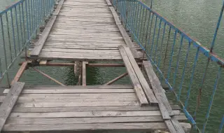 Въженият мост над река Арда изисква основен ремонт, който няма да се случи бързо и лесно, каза кметът на Кърджали