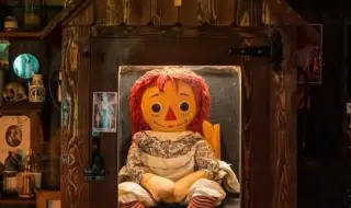 Popular paranormal investigator dies mysteriously on tour with creepy Annabelle doll 