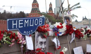 „Мостът на Немцов“ - памет или атракция