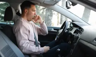 Как да разпознаем критичната умора зад волана, преди да е станало късно