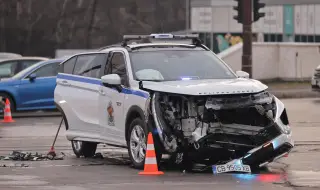 Катастрофа с джип на Столична община в центъра на София