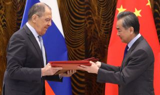 Китай и Русия удължават договора за добросъседство