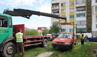 Вдигнаха близо 500 изоставени коли от улиците на София