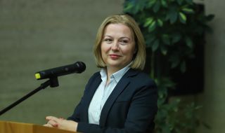 Надежда Йорданова: Даренията на ДБ са публични, надлежно оповестени в Сметната палата, всичко е законно  