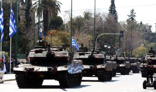Турците, задържани в Гърция да снимат военни обекти с дрон: Ние сме само туристи