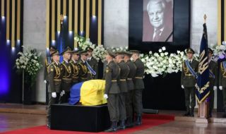 В Киев се сбогуват с Леонид Кравчук
