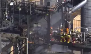 Експлозия в най-голямата петролна рафинерия в Ню Мексико (ВИДЕО)
