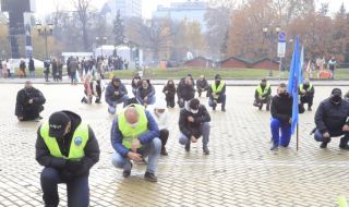 Полицаите негодуват, че се подиграват с труда им