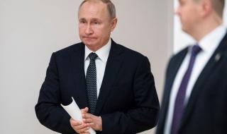 Шест бодигарда с Путин в тоалетната