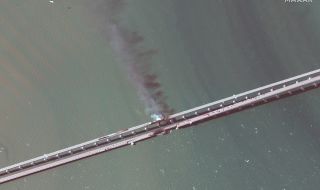 Военна атака или инцидент? Двама души загинаха на Кримския мост