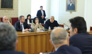 Разговорите ГЕРБ-СДС и ПП-ДБ: Борисов се присъедини след един час обсъждане на приоритети 