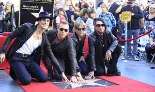 Членовете на Jane's Addiction се съдят помежду си заради сбиване на сцената (ВИДЕО)