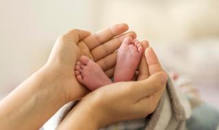 Две жени с COVID-19 родиха здрави бебета