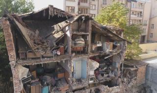 Срути се къща в София, докато строят съседната