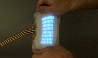 Електролуминисцентна кожа за роботи