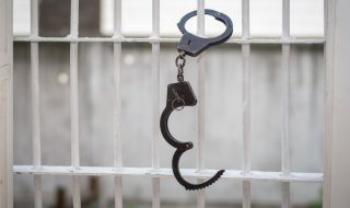 Пребиха началничка на отдел в затвора в Бобов дол