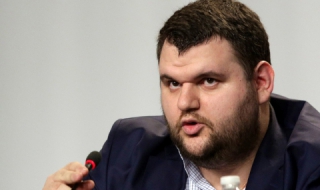 Пеевски: Василев се опитва да отложи срещата си със съда